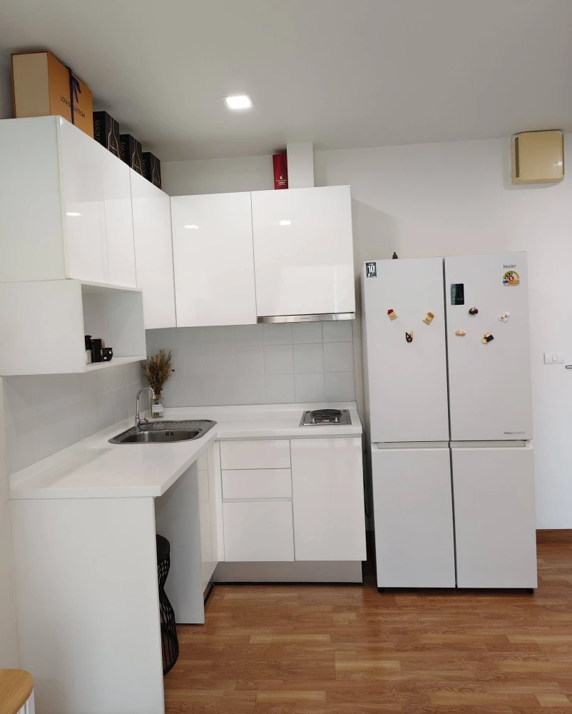For rent: The Coast Bangkok, beautifully decorated minimalist apartment with spacious living area and fully furnished. Book now!