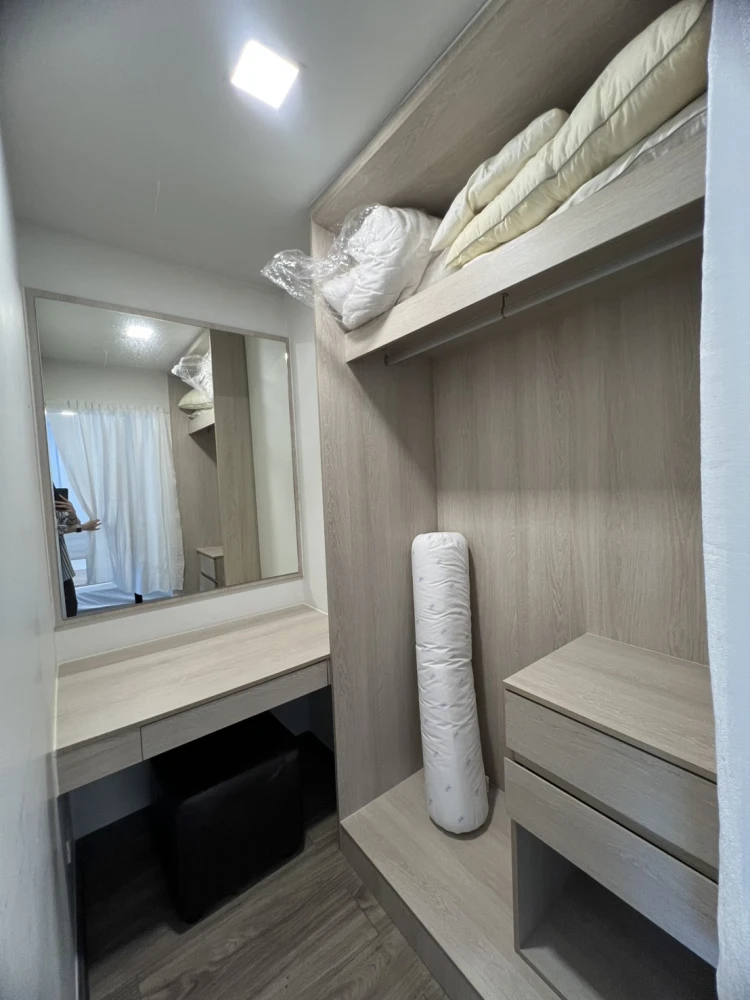 For rent: The Collect Ratchada 32, 5th floor, fully furnished unit, very livable. Book now!