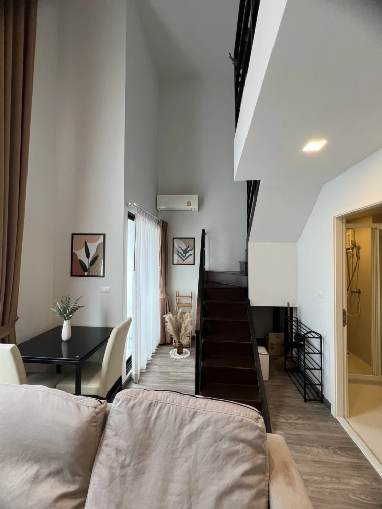 For rent: The Collect Ratchada 32, 5th floor, fully furnished unit, very livable. Book now!