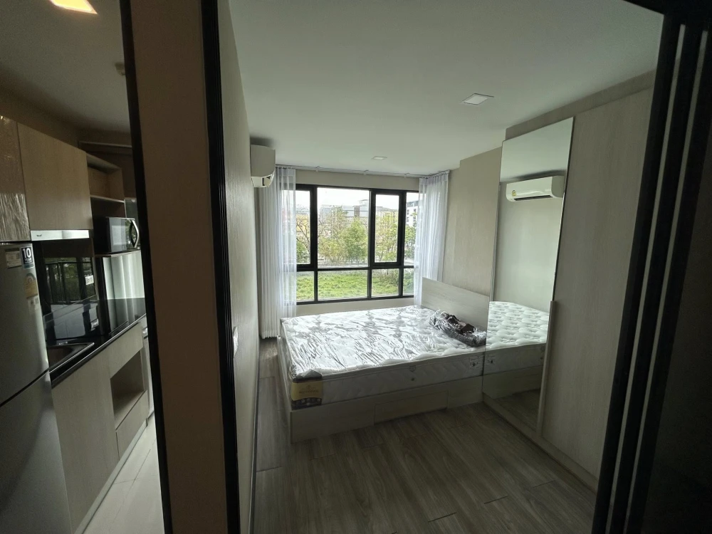 For rent: The Collect Ratchada 32, ready-to-move-in unit with complete amenities. Amazing price! Book today!