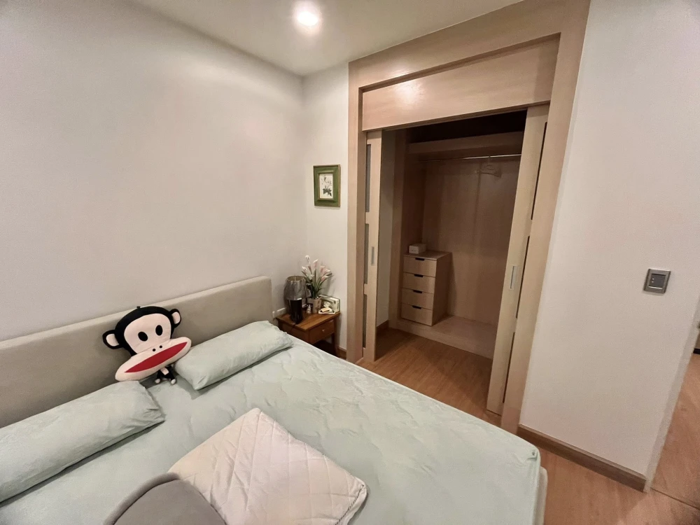For rent: The Complete Narathiwat, city view, great atmosphere, fully furnished, ready to move in.