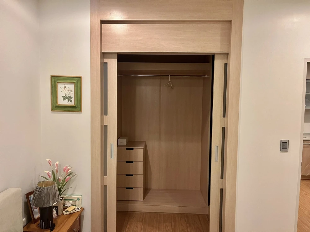 For rent: The Complete Narathiwat, city view, great atmosphere, fully furnished, ready to move in.