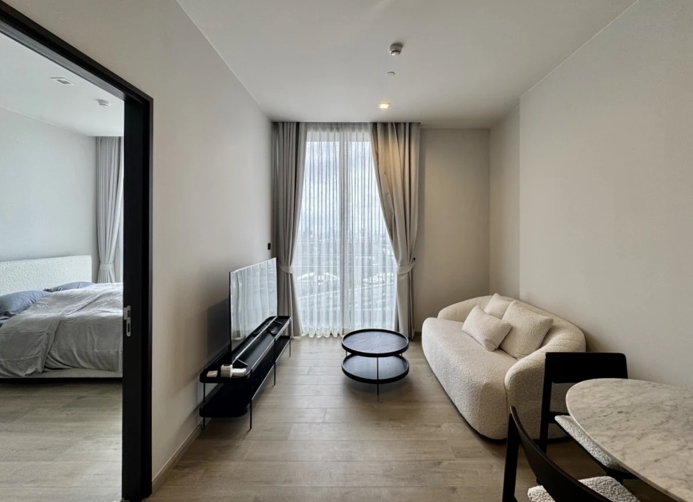For rent: The Crest Park Residence, beautiful room plan, large room size, can actually live in, view of Chatuchak Park, never blocked view, must book.