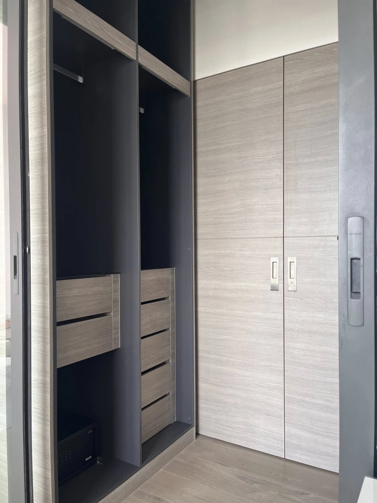 For rent: The Crest Park Residences, 26th floor. A lovely, fully furnished unit. Book now, don't wait!