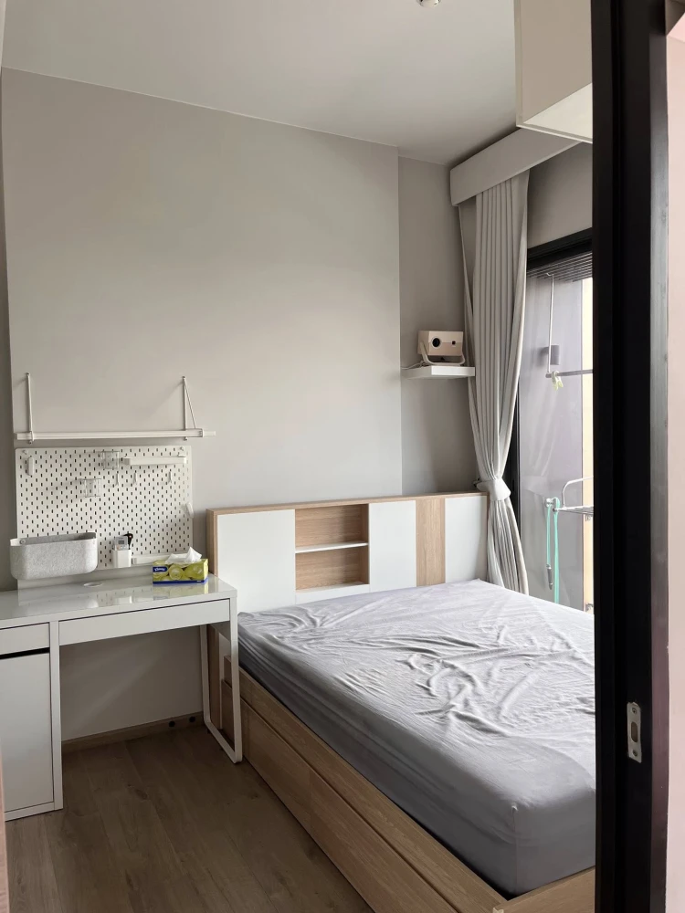 For rent: The Crest Park Residences, 26th floor. A lovely, fully furnished unit. Book now, don't wait!