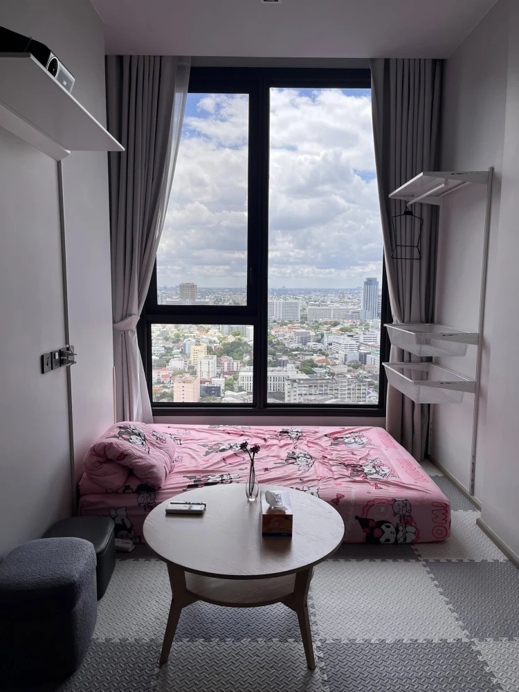 For rent: The Crest Park Residences, 26th floor. A lovely, fully furnished unit. Book now, don't wait!