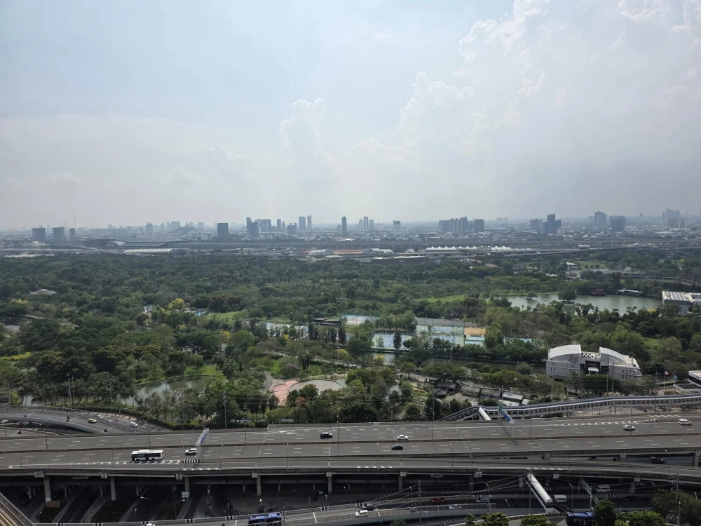 ให้เช่า The Crest park residences ชั้น 28 Park view มีห้องทำงานส่วนตัวแยก พื้นที่เยอะ ต้องจอง