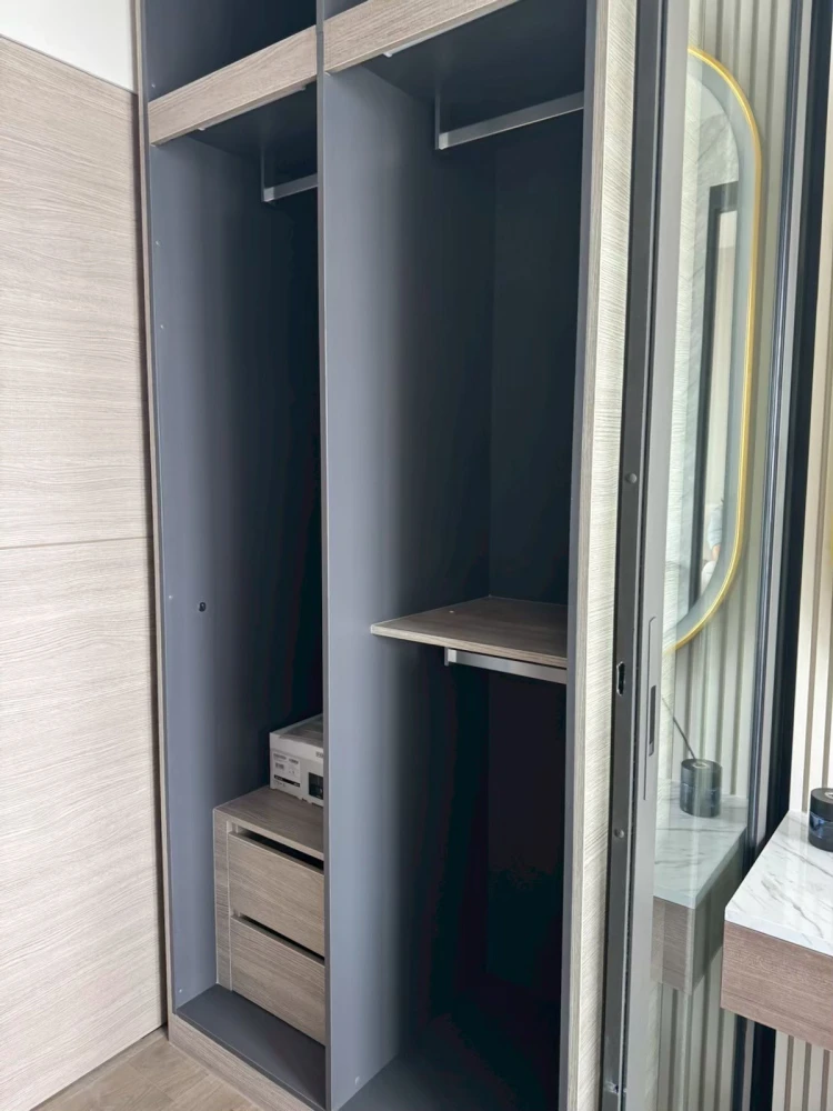 For rent: The Crest Park Residences, 29th floor, fully furnished, very livable. Book now! (Quickly!)