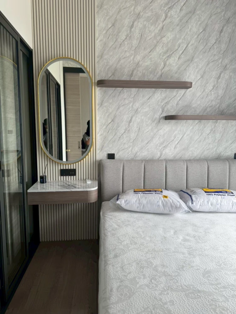 For rent: The Crest Park Residences, 29th floor, fully furnished, very livable. Book now! (Quickly!)
