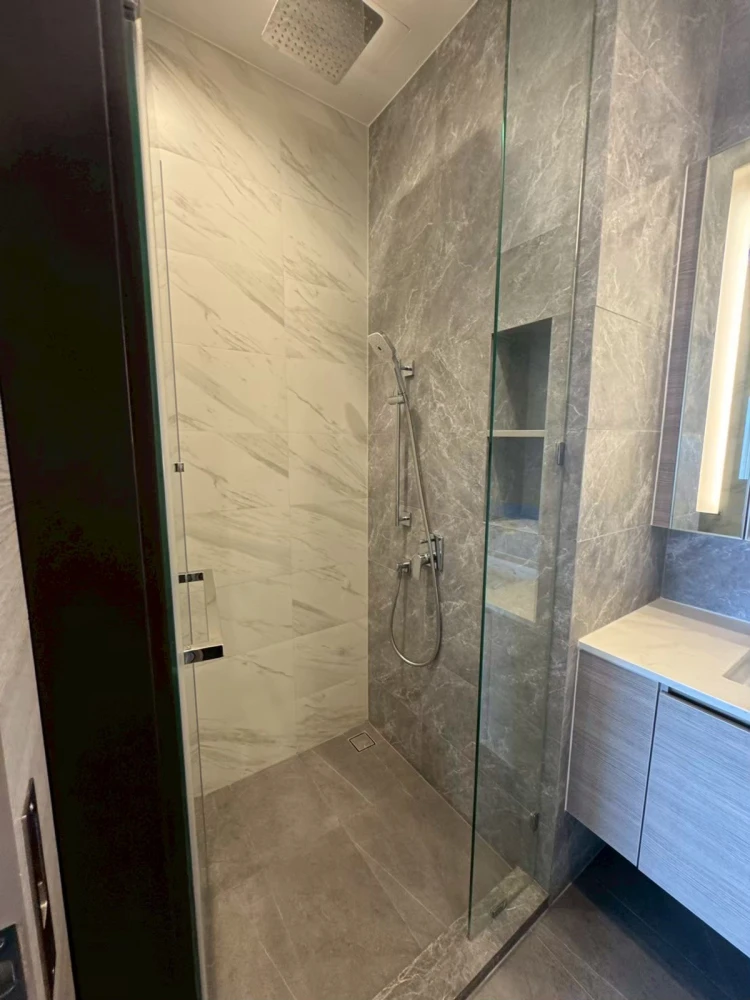 For rent: The Crest Park Residences, 29th floor, fully furnished, very livable. Book now! (Quickly!)