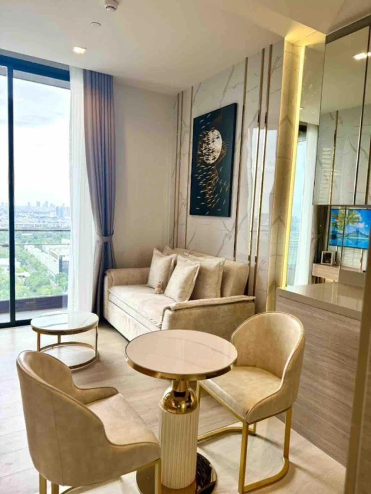 For rent: The Crest park residences, high floor, view of Chatuchak Park, 3-meter ceiling, built-in, everything complete, just bring your bag and move