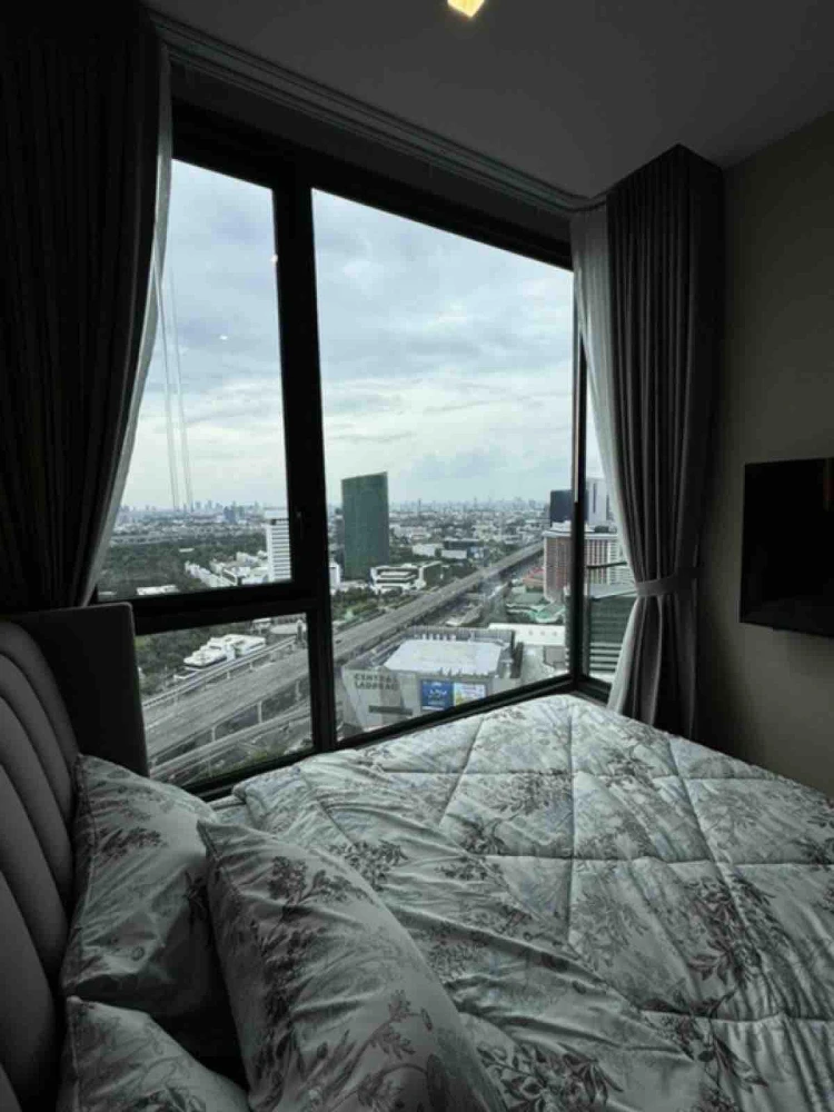 For rent: The Crest park residences, high floor, view of Chatuchak Park, 3-meter ceiling, built-in, everything complete, just bring your bag and move