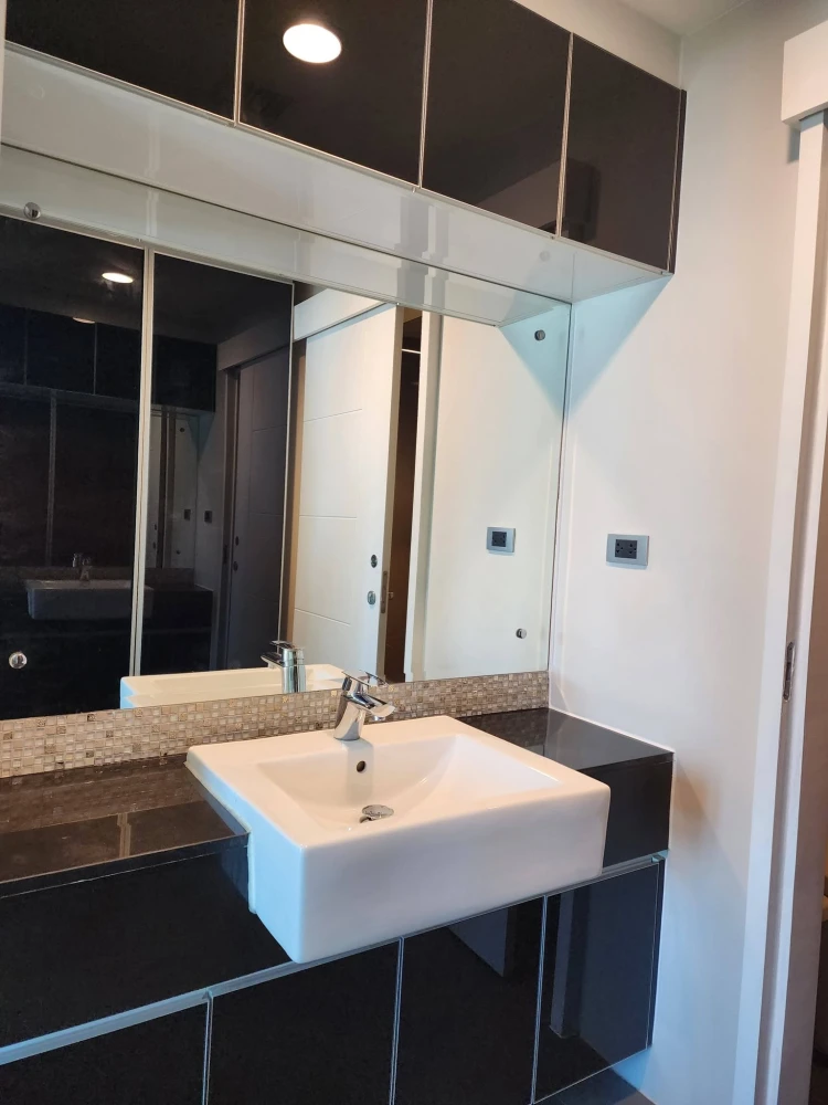 For rent: The Crest Sukhumvit 34, 21st floor (very high!). Fully furnished with appliances, ready to move in. Don't miss out!