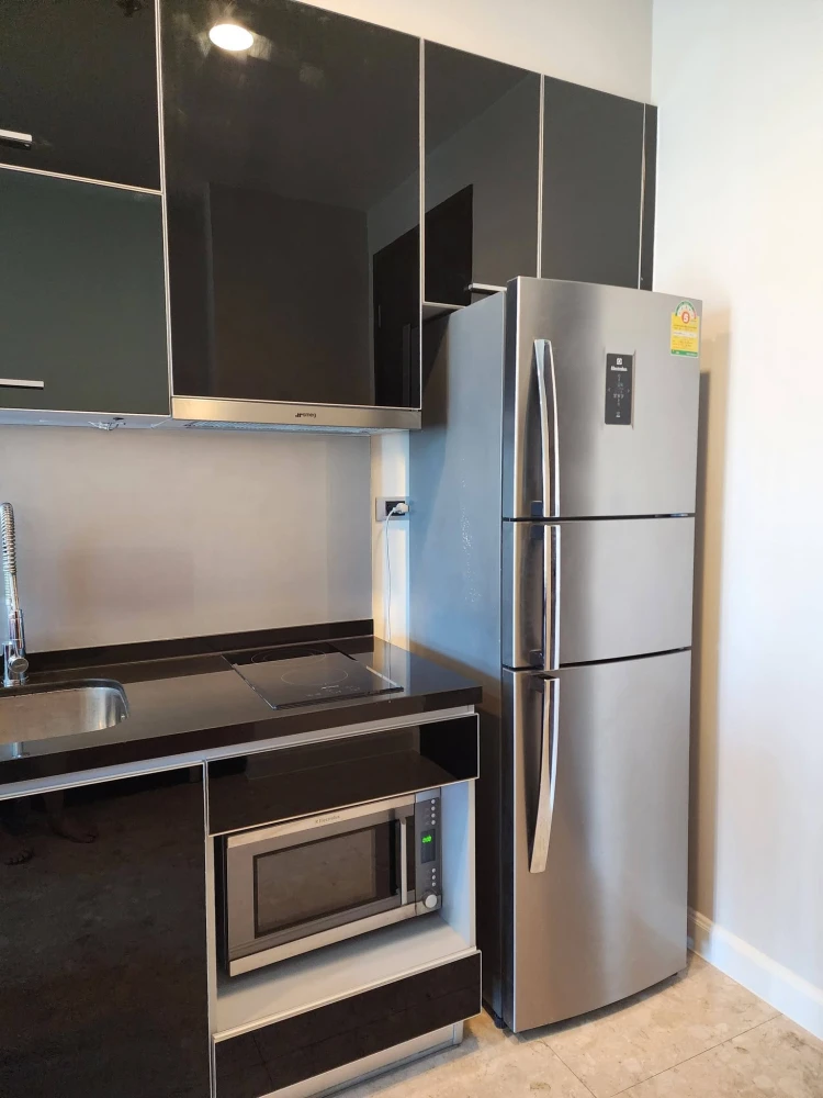 For rent: The Crest Sukhumvit 34, 21st floor (very high!). Fully furnished with appliances, ready to move in. Don't miss out!