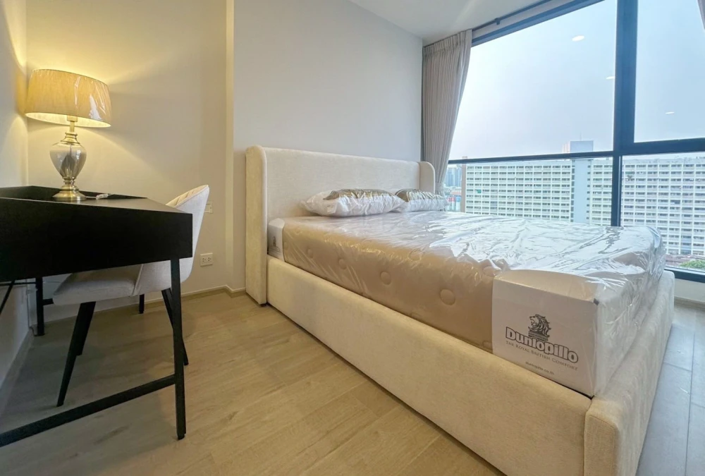 For rent: The Crown Residences. Spacious and comfortable unit with full furnishings and amenities. Book now!