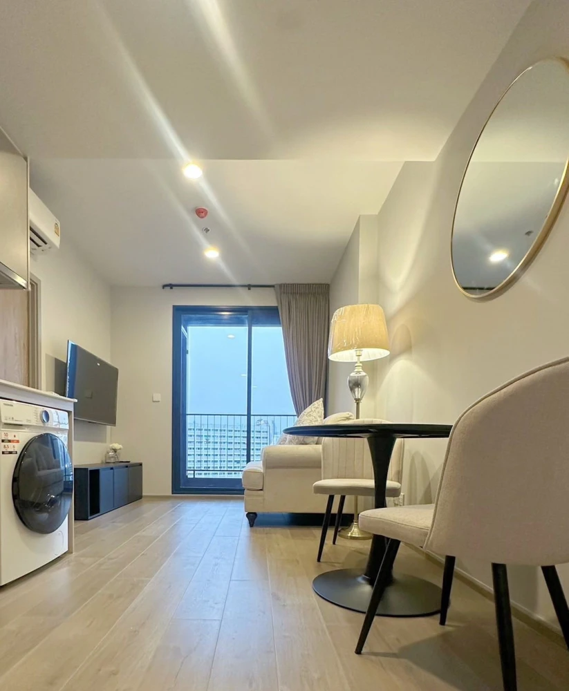 For rent: The Crown Residences. Spacious and comfortable unit with full furnishings and amenities. Book now!