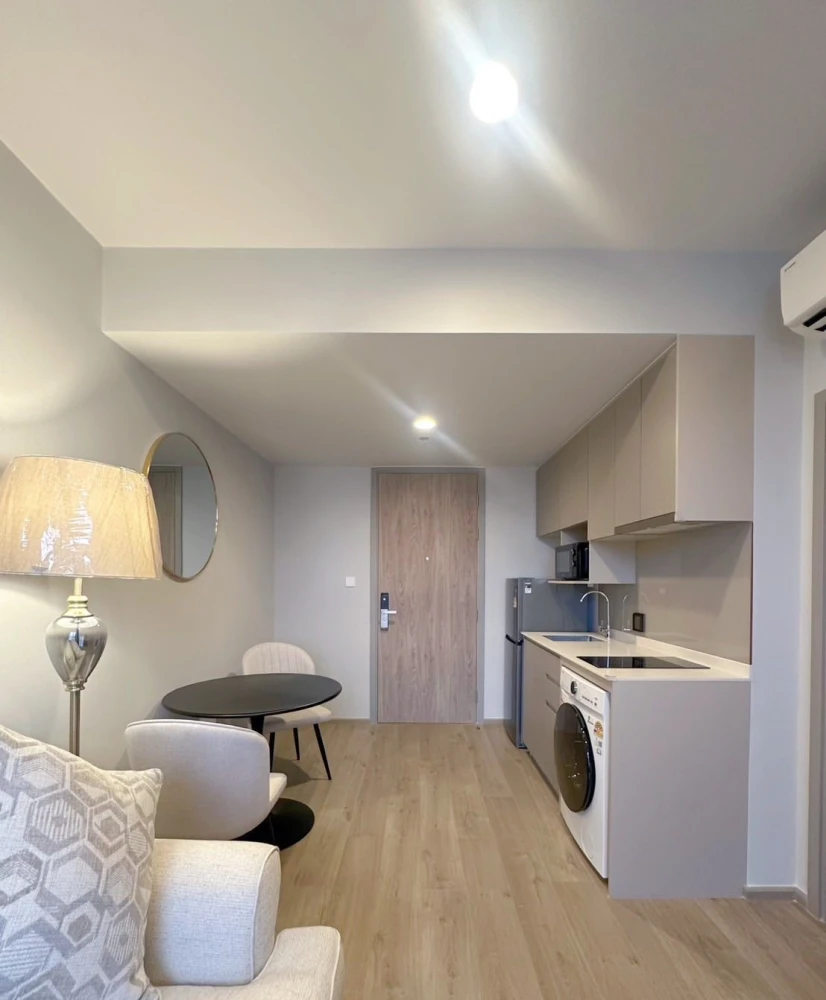 For rent: The Crown Residences. Spacious and comfortable unit with full furnishings and amenities. Book now!