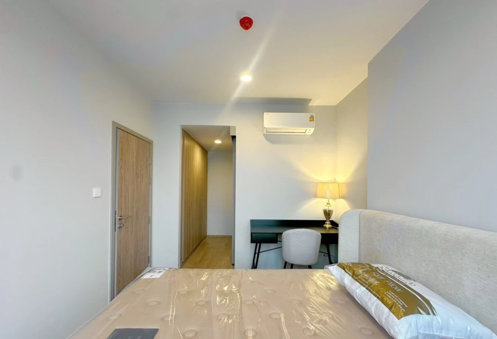 For rent: The Crown Residences. Spacious and comfortable unit with full furnishings and amenities. Book now!