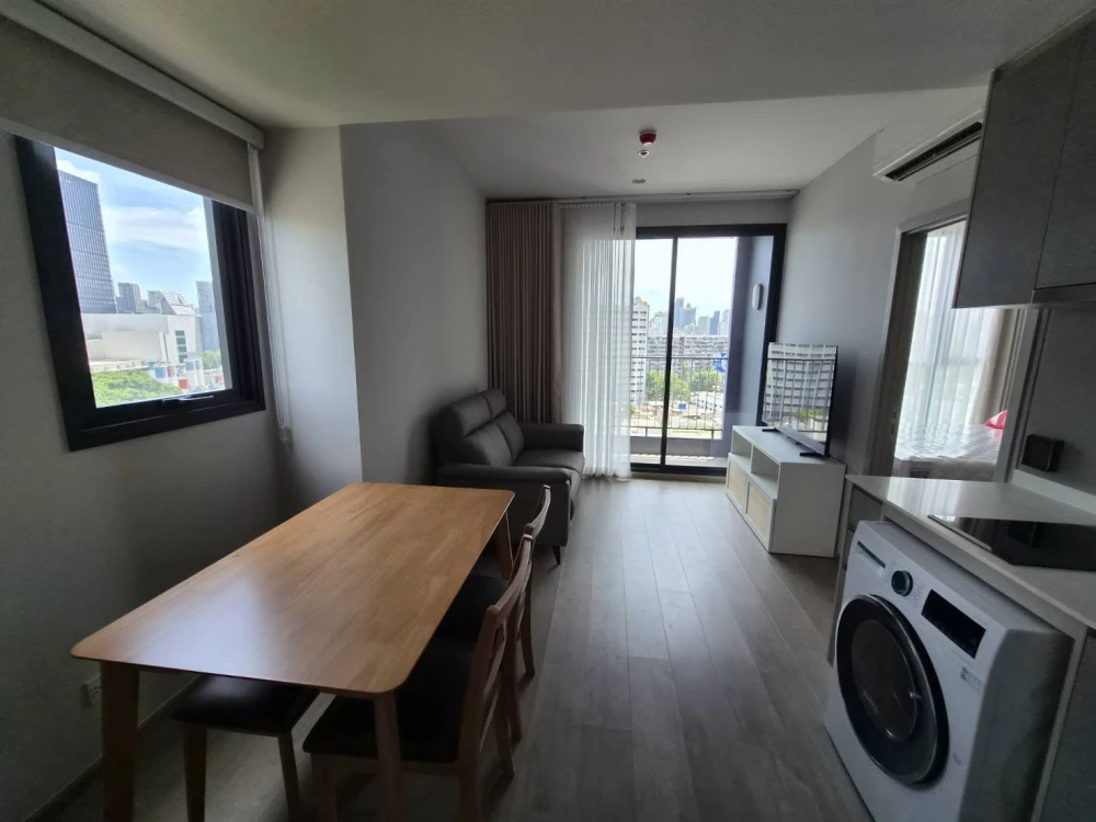 For rent: The Crown Residences, corner unit, quiet, north-facing, great location, beautiful view. Book now!