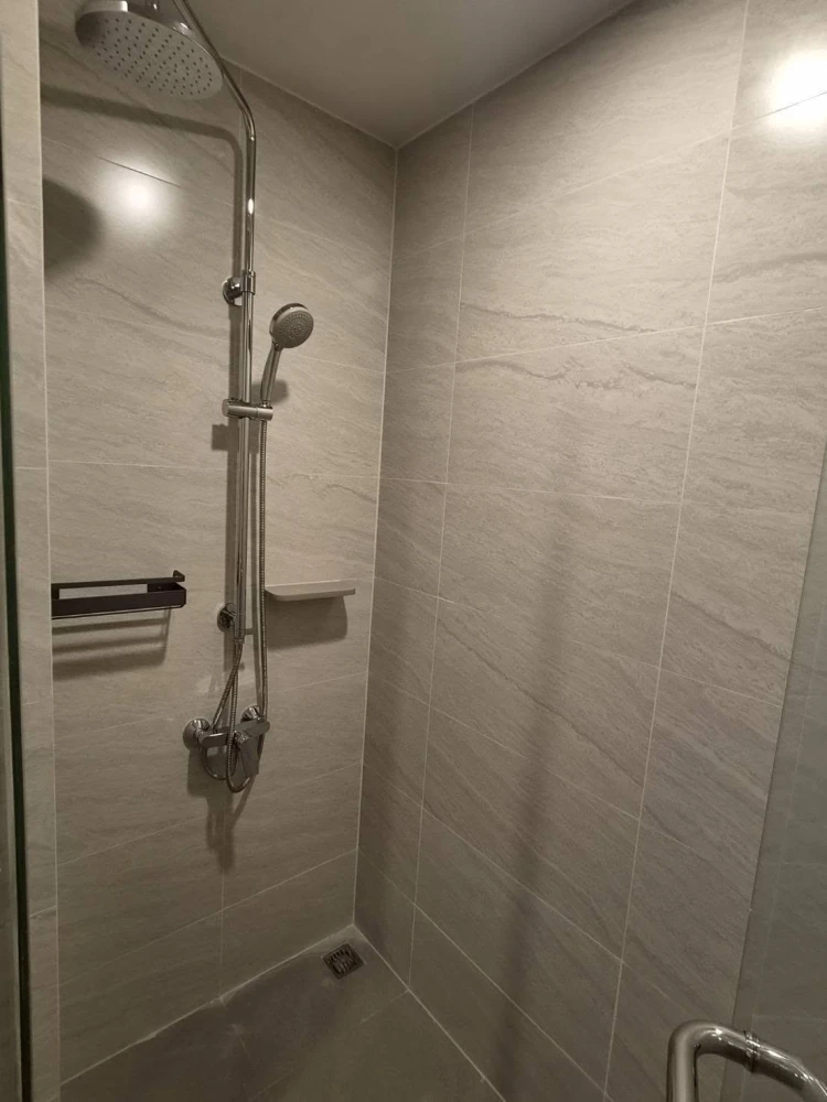 For rent: The Crown Residences, corner unit, quiet, north-facing, great location, beautiful view. Book now!