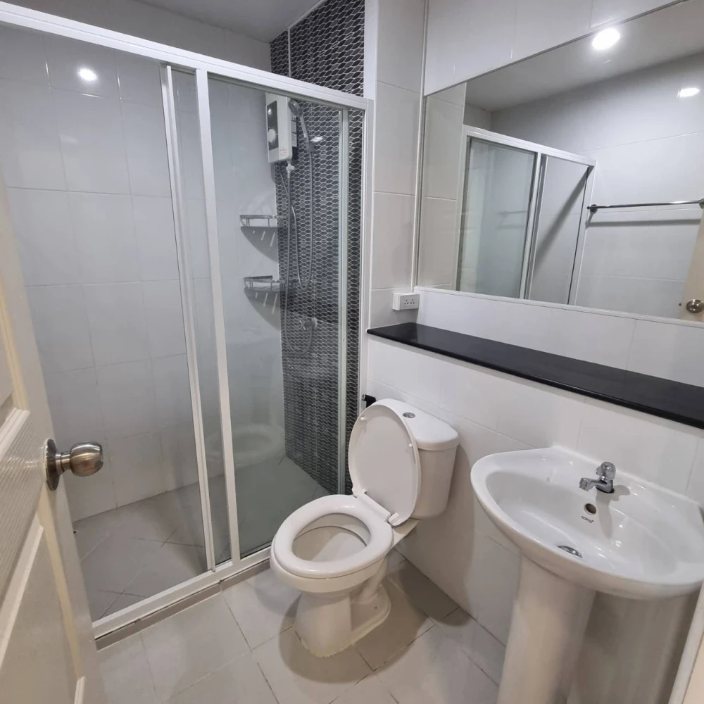 For rent: The Crystal Bliss @ Rattanathibet, 1 bedroom, 1 bathroom, spacious area, fully furnished, don't miss out.