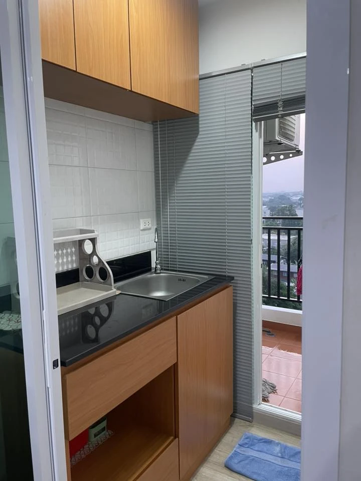 For rent: The Crystal Bliss, Ratchaprarop, fully furnished, view of green space, great atmosphere, book first, get first.