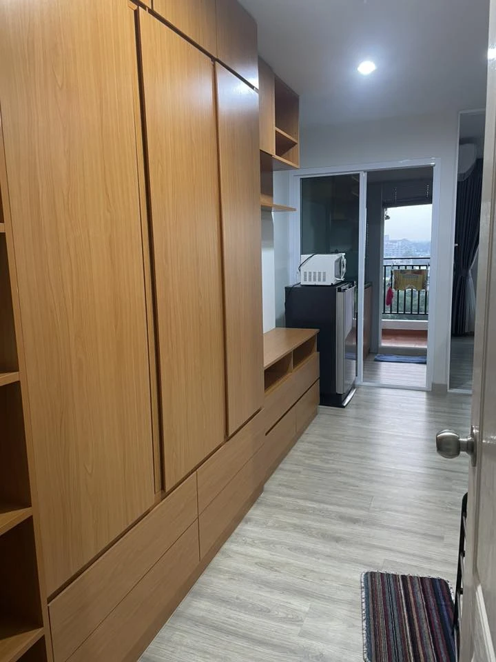 For rent: The Crystal Bliss, Ratchaprarop, fully furnished, view of green space, great atmosphere, book first, get first.