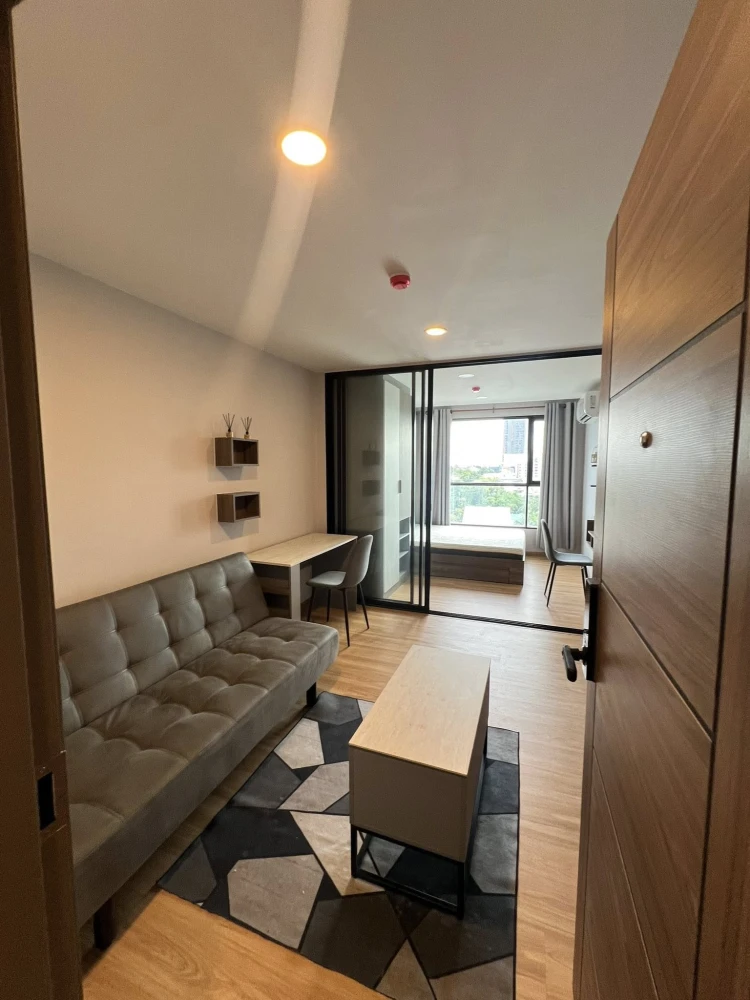 For rent: The Cube Loft Srinakarin-Theparak, 1 bedroom, 1 bathroom, good location, comes with complete facilities, reserve now.