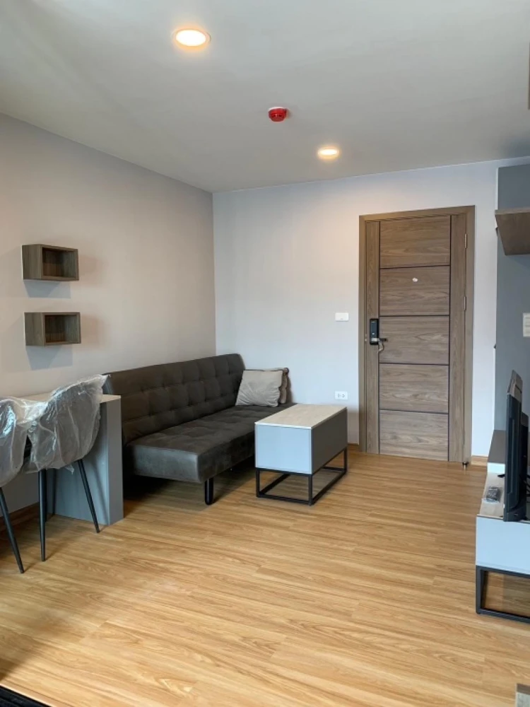 For rent: The Cube Loft Srinakarin-Theparak, 8th floor, fully furnished. Book now!