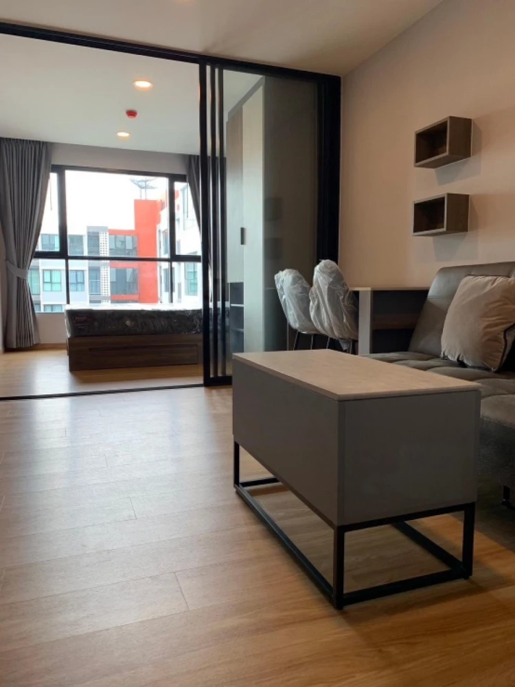 For rent: The Cube Loft Srinakarin-Theparak, 8th floor, fully furnished. Book now!