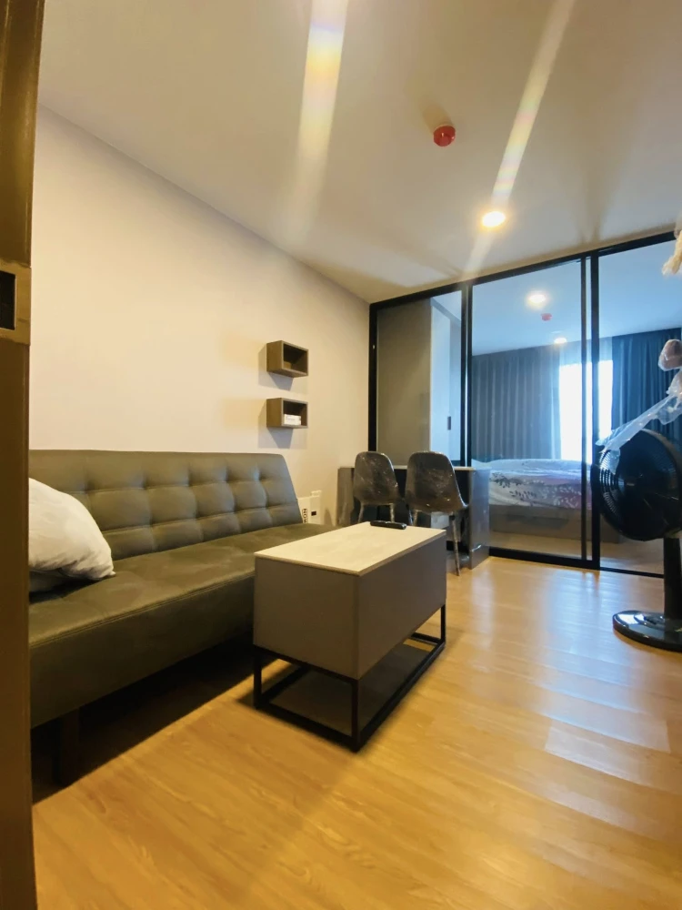 ให้เช่า The Cube Loft Srinakarin-Theparak ห้องชั้น 4 มาพร้อมเฟอร์นิเจอร์และเครื่องใช้ไฟฟ้าครบครัน ห้ามพลาด