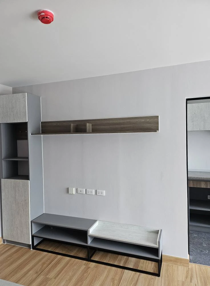 For rent: The Cube Loft Srinakarin-Theparak, a nice room, good location, fully furnished, just bring your bags and move in.