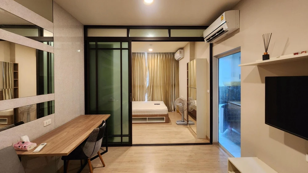 For rent THE CUBE NORTH Chaengwattana 12, swimming pool view, clearly separated rooms. You will regret it if you miss it.