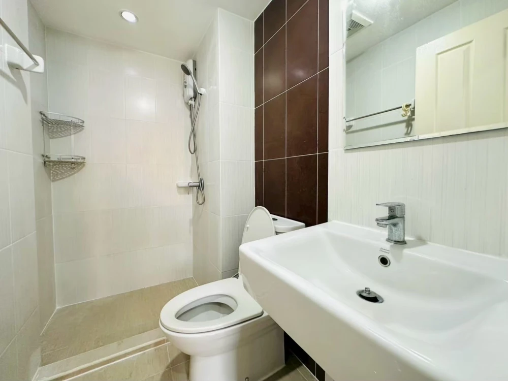 For rent: The Cube Plus Chaengwattana, 1 bedroom, 1 bathroom. Great location, convenient transportation, fully furnished. Book now!