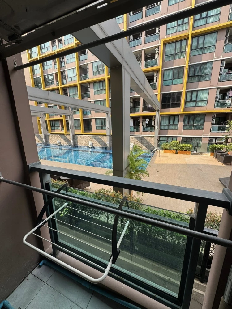 For rent: The Cube Plus Chaengwattana, 2 bedrooms, 1 bathroom, 3rd floor (not high), affordable price. Book now, don't miss out!