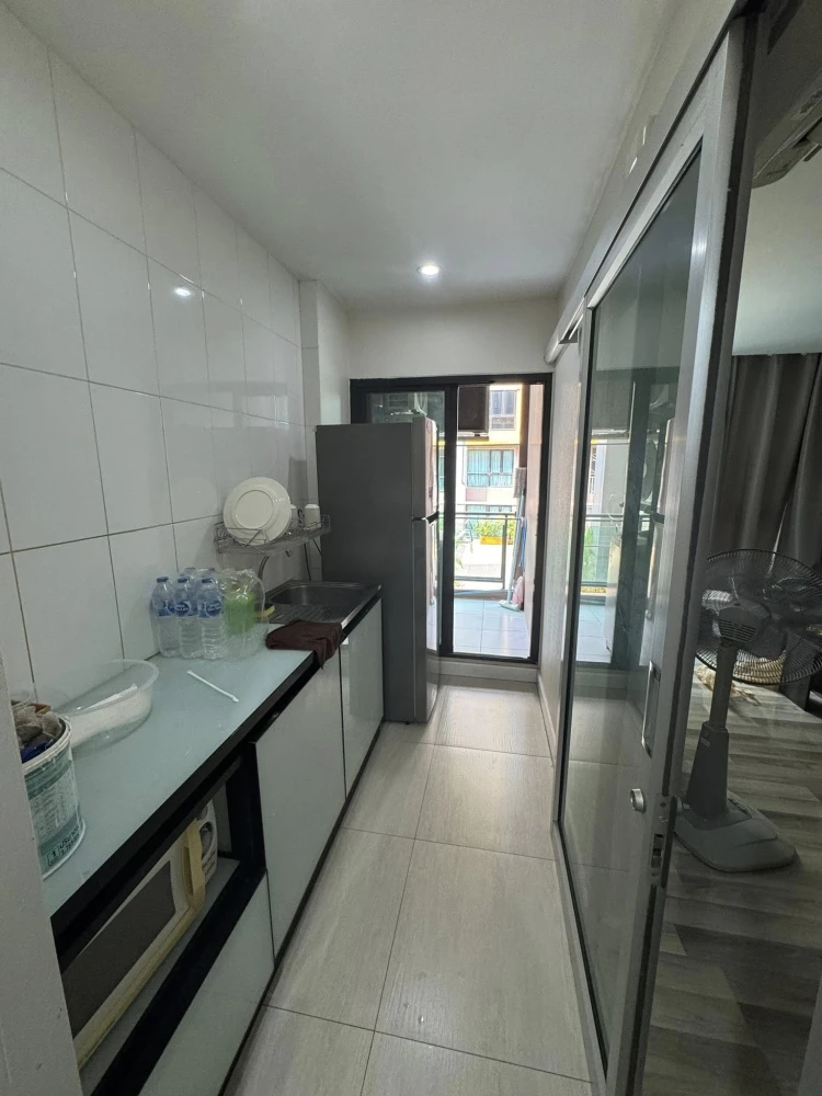 For rent: The Cube Plus Chaengwattana, 2 bedrooms, 1 bathroom, 3rd floor (not high), affordable price. Book now, don't miss out!
