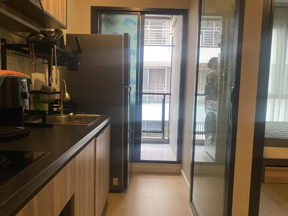 For rent: The Cube Plus Phaholyothin 56, 3rd floor, partitioned room, fully furnished, nice to live in, reserve now, urgent.