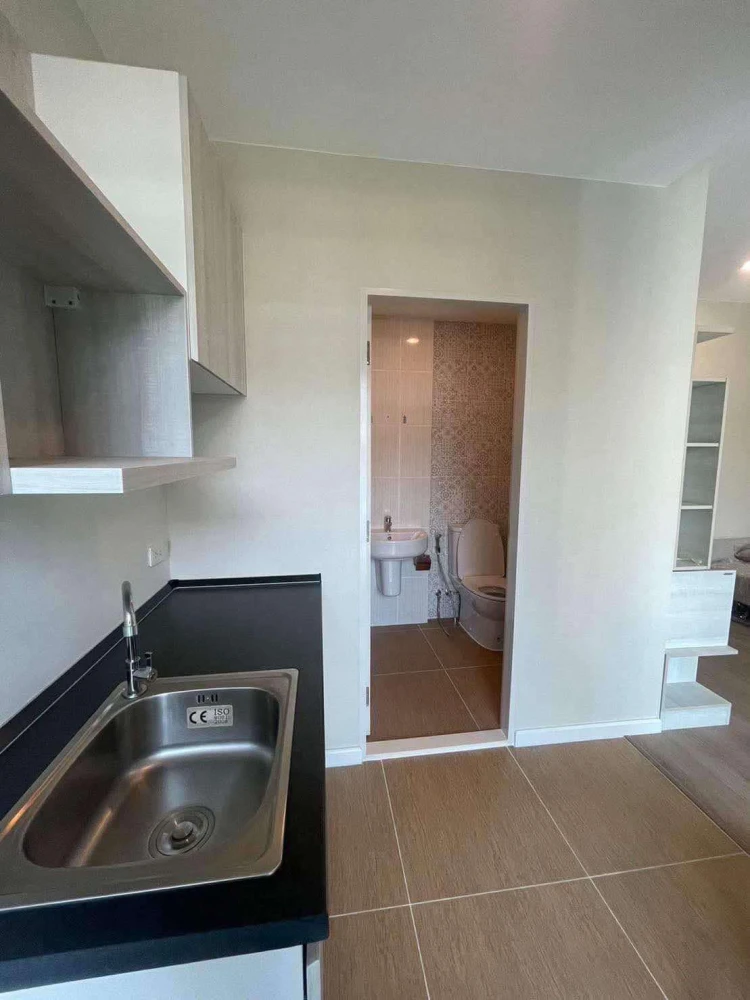 For rent: The Cube Plus Phaholyothin 56, a nice room on the 6th floor. Great location, convenient transportation. Don't miss out!