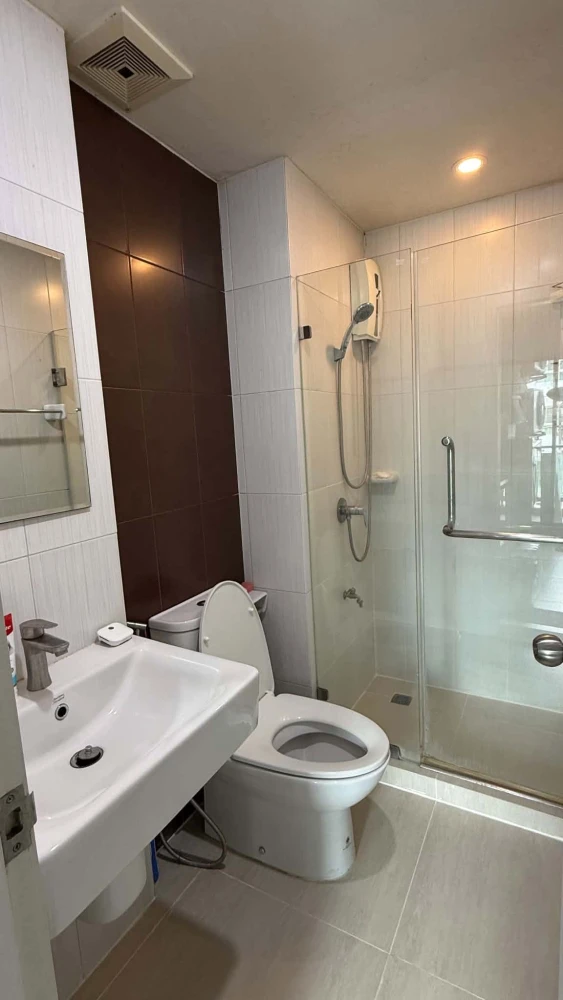 For Rent: The Cube Plus Chaengwattana. Move-in ready unit with full amenities—great price! Book now.