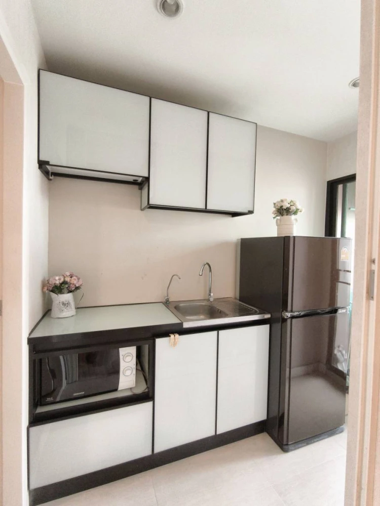 For rent: The Cube Plus Chaengwattana. Ready to move in. Fully furnished and equipped. Just bring your bags and move in. Don't hesitate.