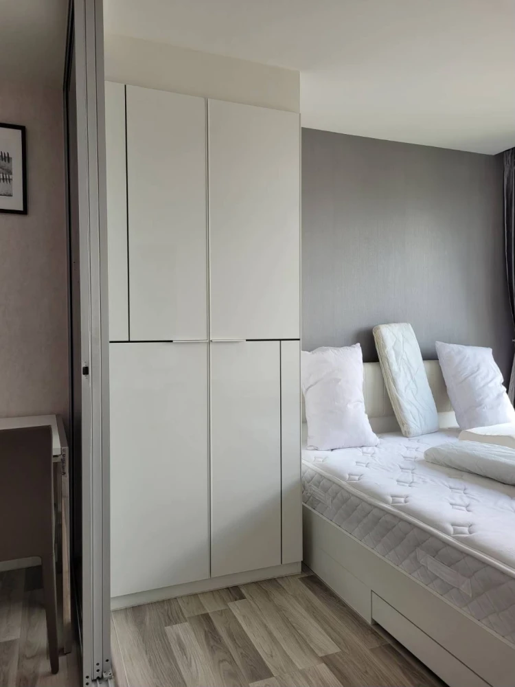 For rent: The Cube Pracha Uthit, a nice room with nice wallpaper, comes with complete furniture, don't miss it.
