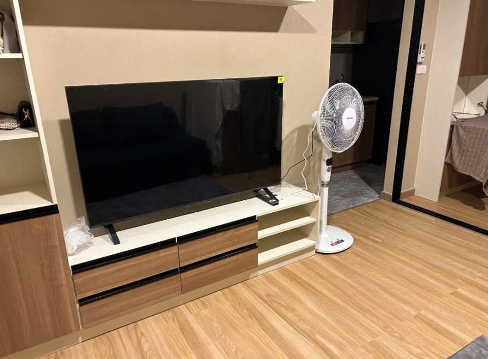 For rent: The Cube South Chaengwattana 15/1. Features a sliding glass door separating the bedroom area and is fully furnished. Just bring your belongi