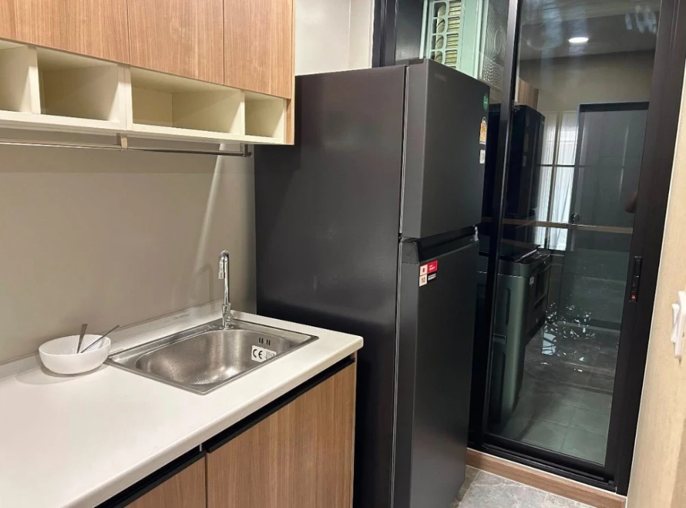 For rent: The Cube South Chaengwattana 15/1. Features a sliding glass door separating the bedroom area and is fully furnished. Just bring your belongi