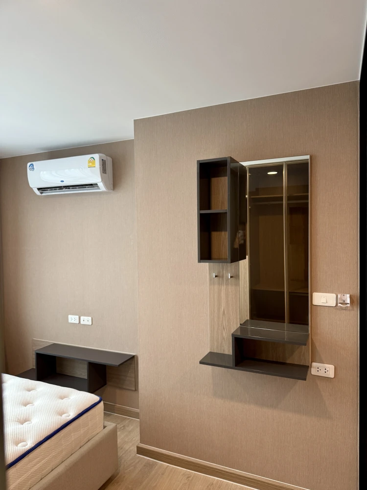 For rent: The Cube Urban Sathorn-Chan, spacious room, lots of usable space, comes with complete furniture, book now.
