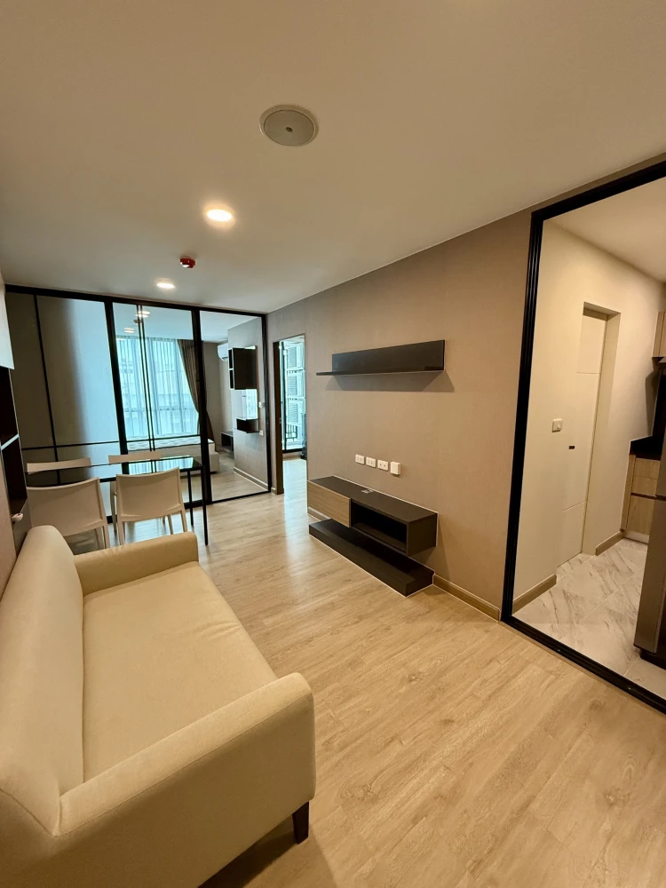 For rent: The Cube Urban Sathorn-Chan, spacious room, lots of usable space, comes with complete furniture, book now.