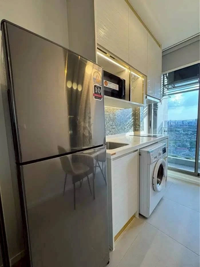 For Rent: The Cuvee Tiwanon, 8th floor. Features an unobstructed view, a quiet atmosphere, and privacy. Fully furnished and equipped with all applianc
