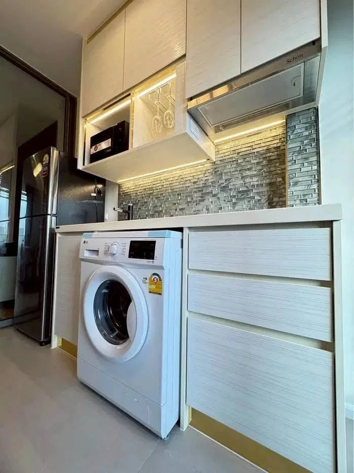 For Rent: The Cuvee Tiwanon, 8th floor. Features an unobstructed view, a quiet atmosphere, and privacy. Fully furnished and equipped with all applianc