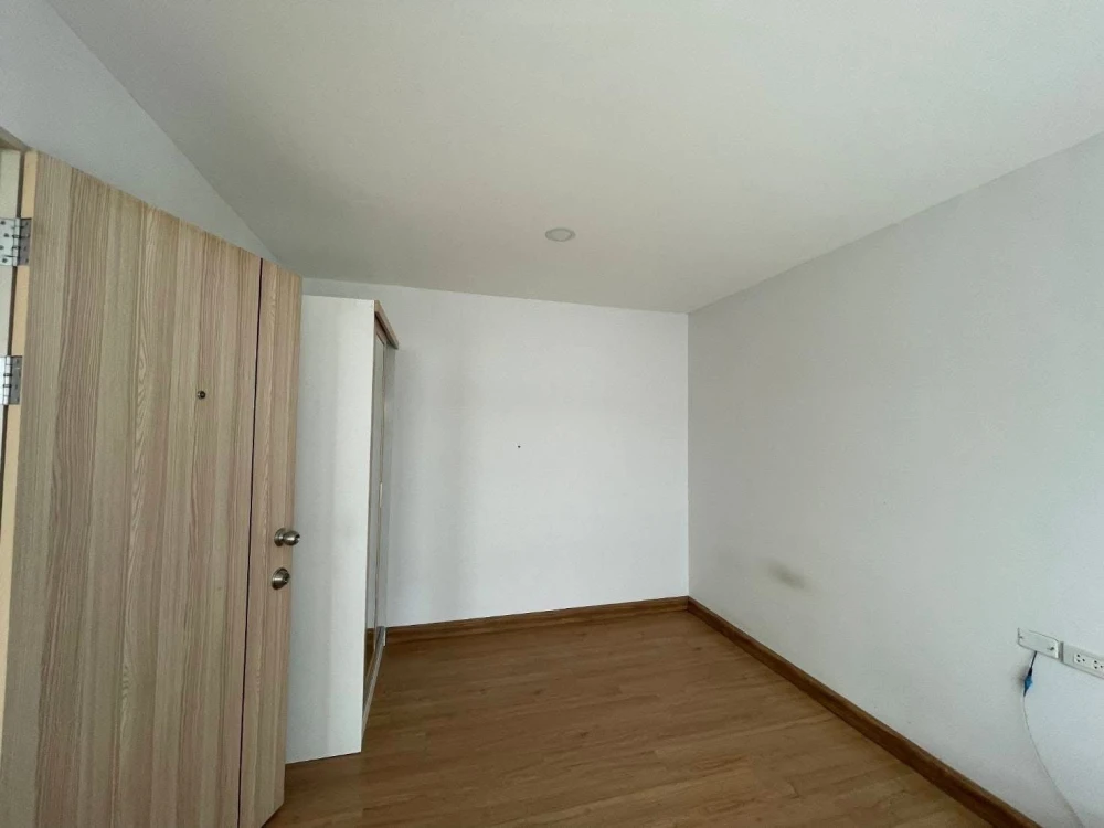 For rent: The Diamond Nawa Nakhon-Taladthai, 1 bedroom, 1 bathroom, plenty of usable space, good location, reserve now!