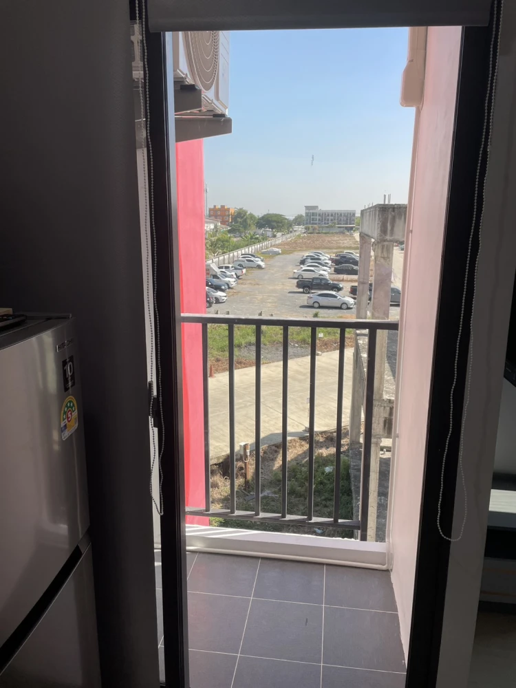 For rent: The Diamond Nawa Nakhon-Taladthai, 3rd floor, fully furnished, very livable. Book now! (Urgent!)