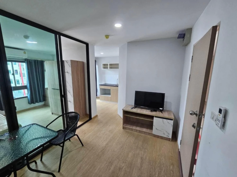 For rent: The Diamond Nawa Nakhon-Taladthai, 4th floor, partitioned room, fully furnished, nice to live in, reserve now, urgently.